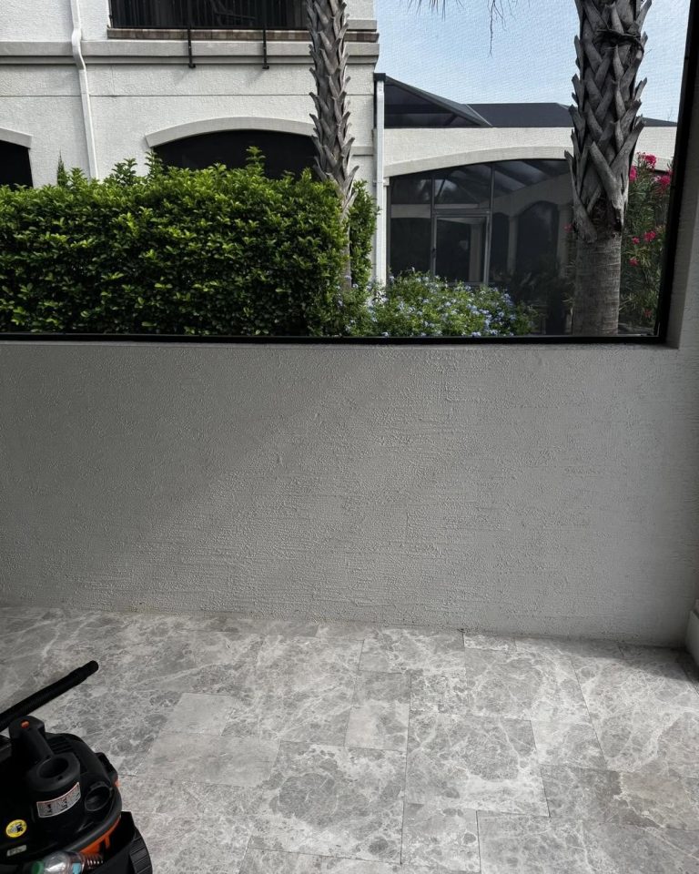 Before and after of a new outdoor kitchen built by Grill & Hearth on a Florida patio (photo 1)