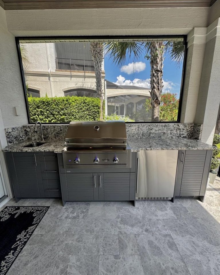 Before and after of a new outdoor kitchen built by Grill & Hearth on a Florida patio (photo 2)